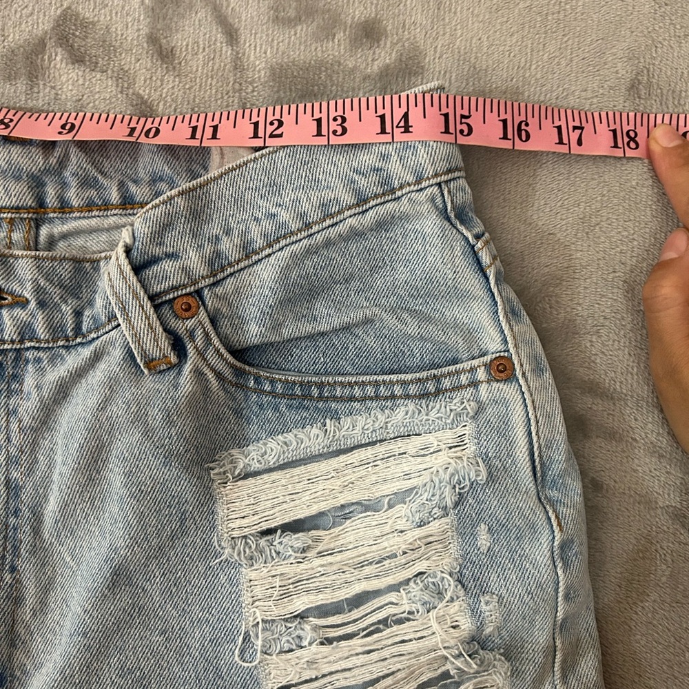 Vintage Levi’s cutoff denim shorts - Picture 7 of 11